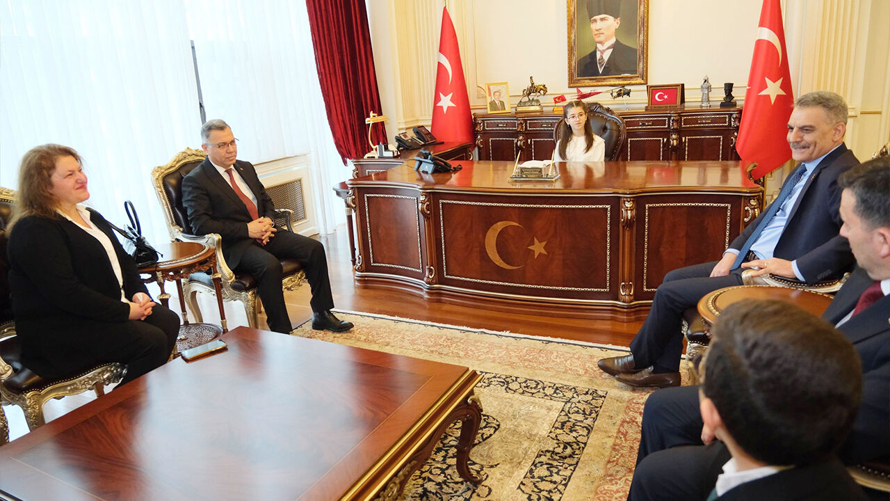 Valilik Makamı Çocukların (3)