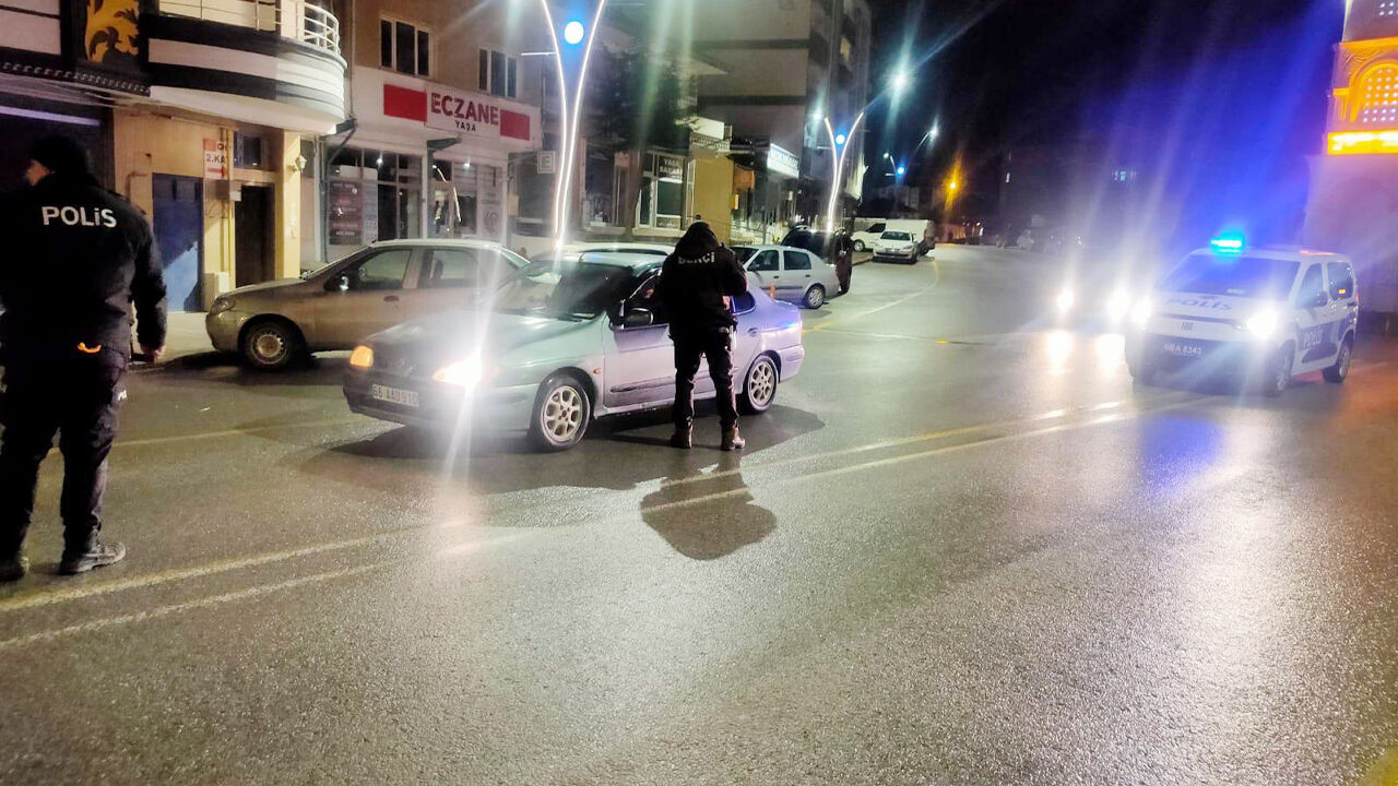 Yozgat’ta Emniyetten Eş Zamanlı Huzur Operasyonu (3)