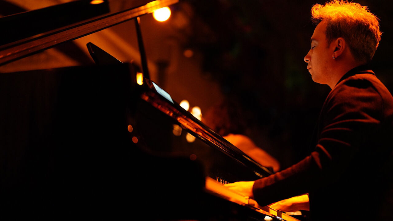 Aksaray’da Mum Işığında Sanat Şöleni: Candela Concert Müzikseverlerle Buluşuyor