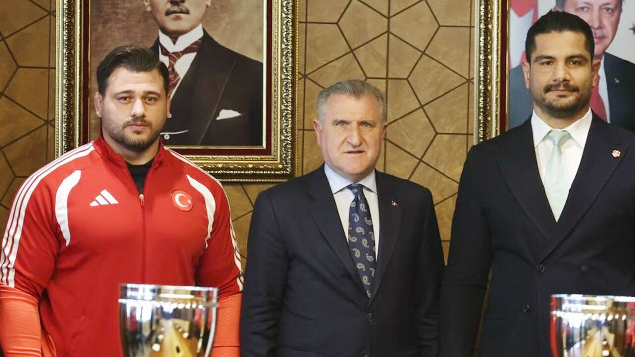 Bakan’dan Rıza’ya Övgü (2)