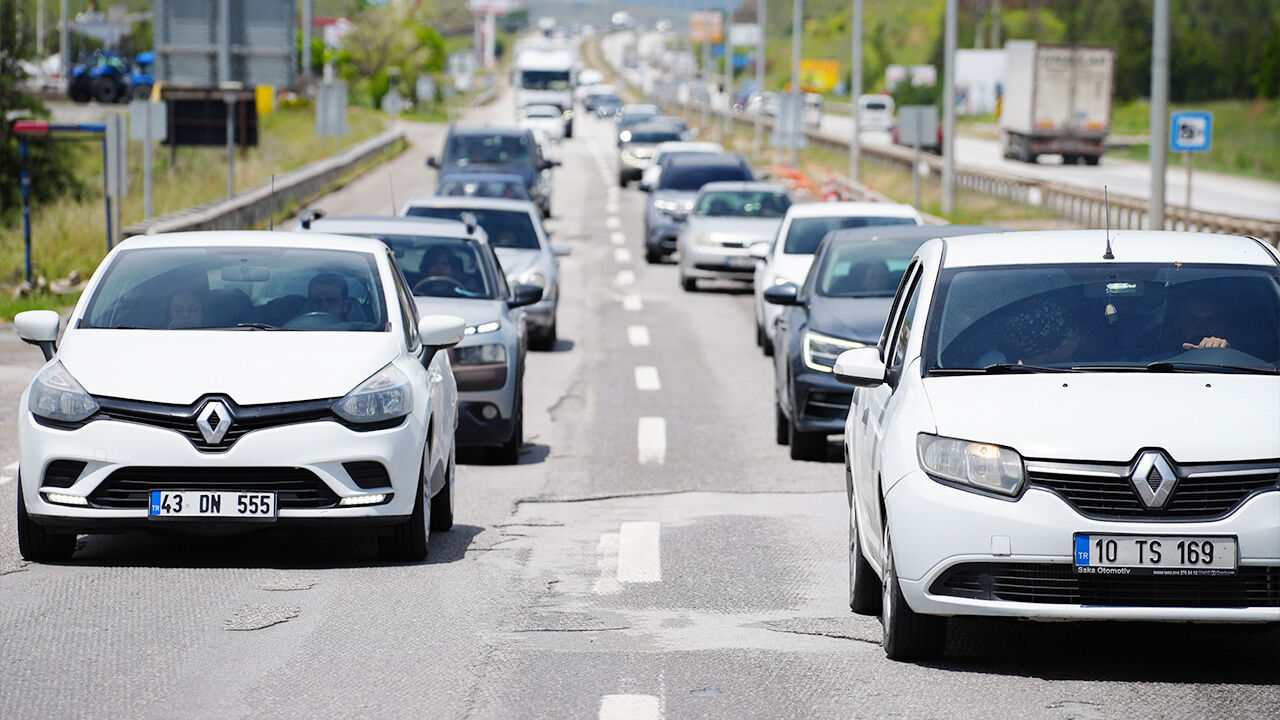 Bayram Tatili Başladı 43 İlin Geçiş Noktası Kırıkkale'de Trafik Yoğunluğu Arttı (3)