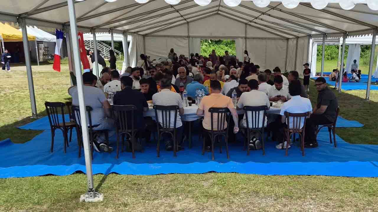 Çayıralan Derneği Strazburg'da Bahar Şenliği Düzenledi 3