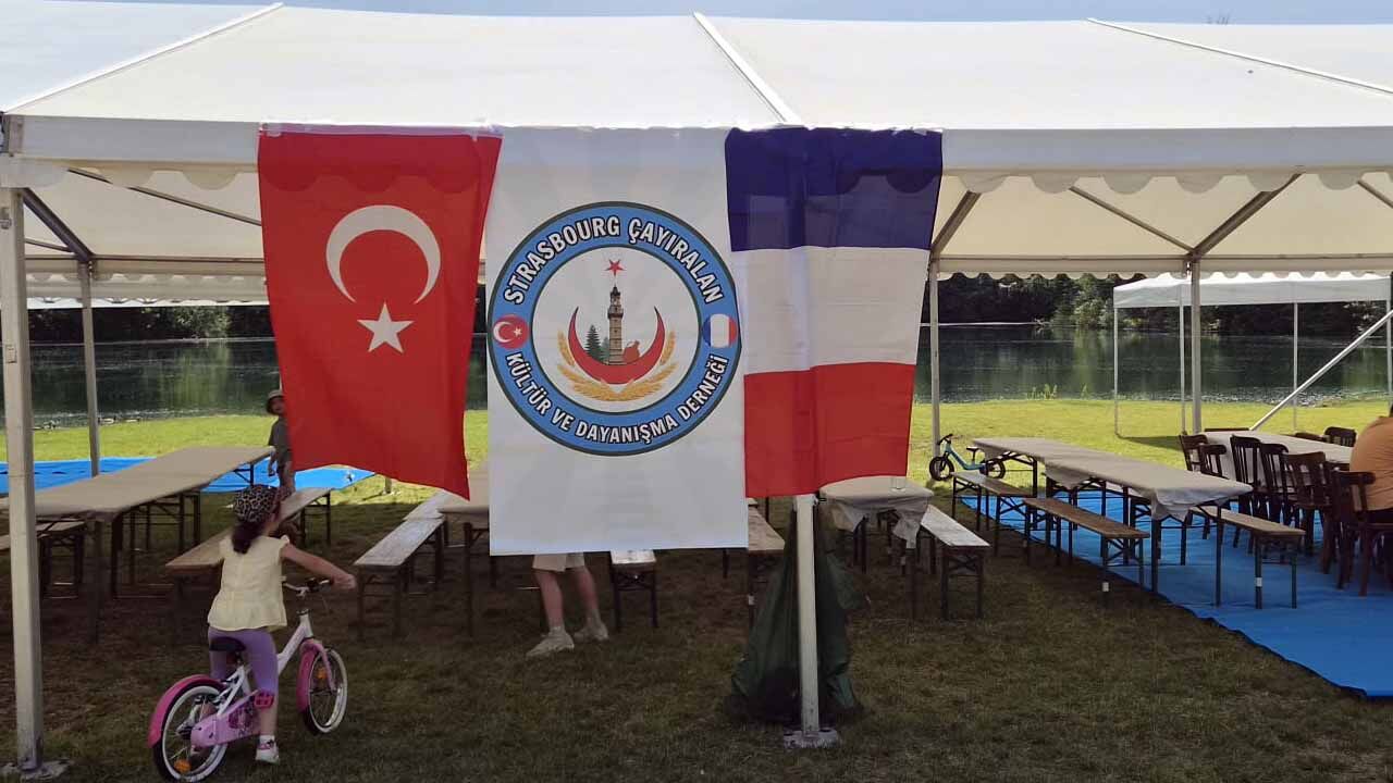 Çayıralan Derneği Strazburg'da Bahar Şenliği Düzenledi 7