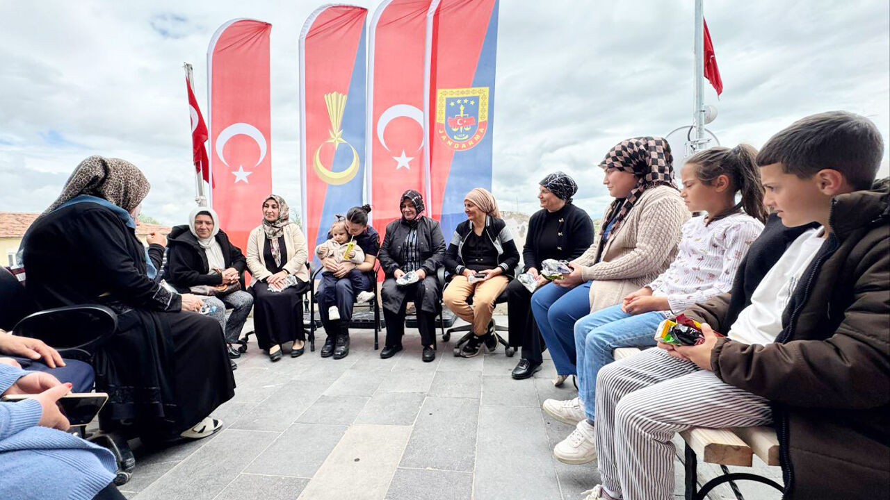 Her Zaman Yanlarında. (1)