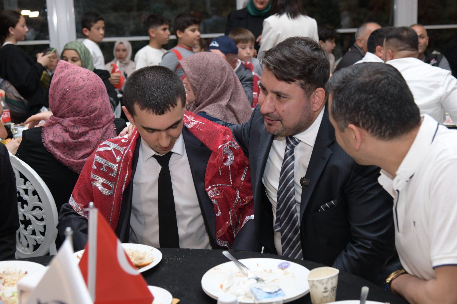 Kahramankazan’da Duygulandıran Gece: Özel Bireylere Asker Kınası Düzenlendi