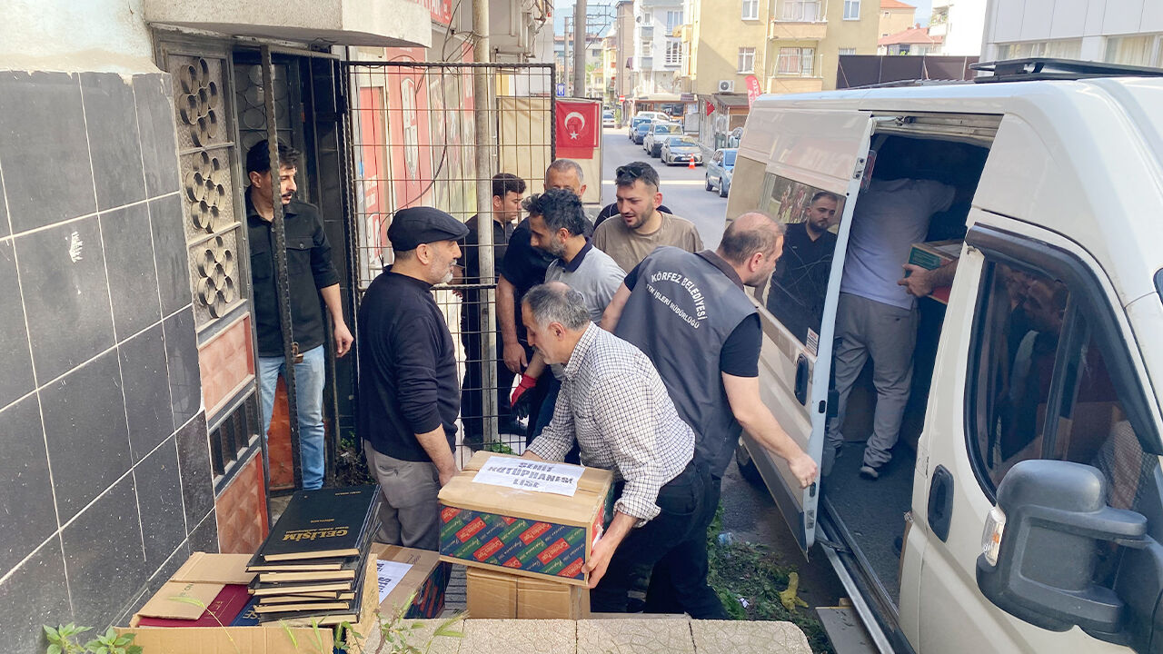 Kitaplar Şehit Kütüphanelerine (4)