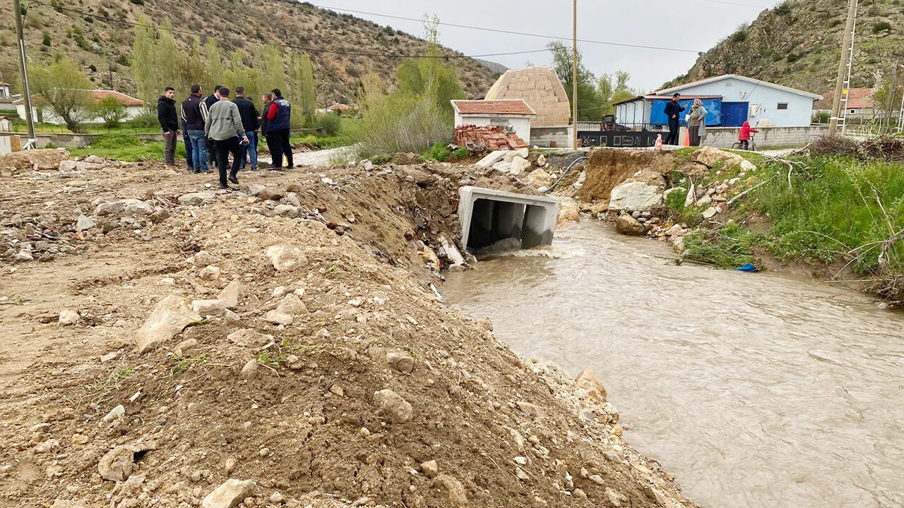 Sel Köprüyü Yıktı! (5)