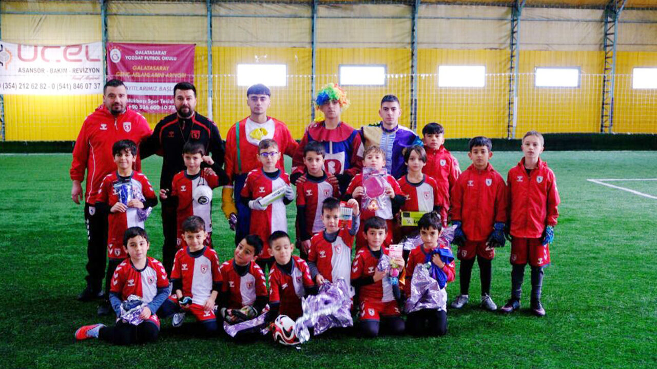 Spora Kadın Eli Değiyor! (1)