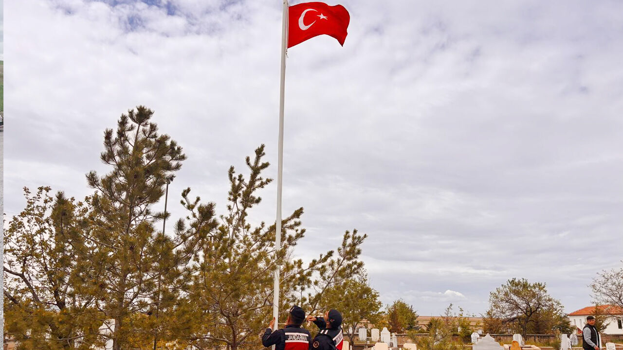 Yozgat’ta Şehit Kabirlerine Bayram Vefası! (1)