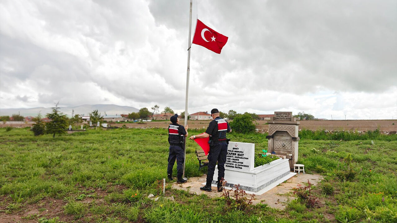 Yozgat’ta Şehit Kabirlerine Bayram Vefası! (2)