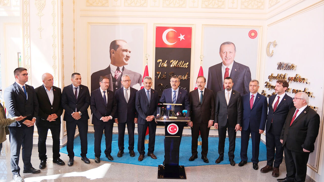 Bakan Tekin1