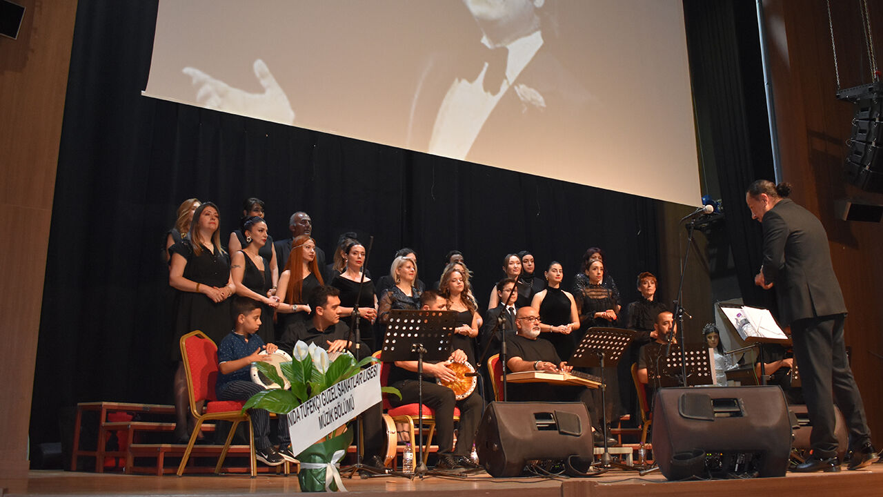 Yozgat’ta Zeki Müren Şarkılarıyla Unutulmaz Gece: Türk Sanat Müziği Konseri Yoğun İlgi Gördü