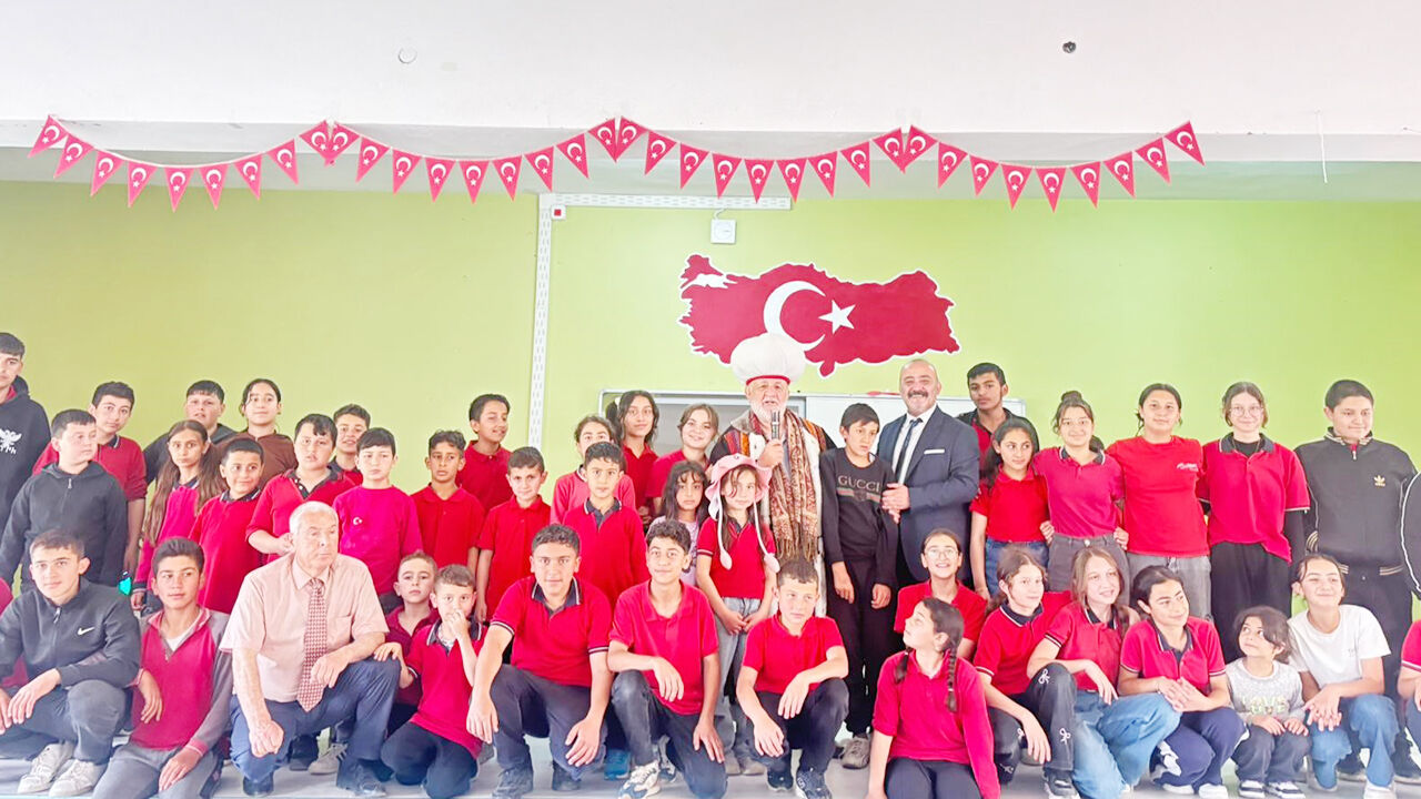 Nasreddin Hoca Okulda (1)